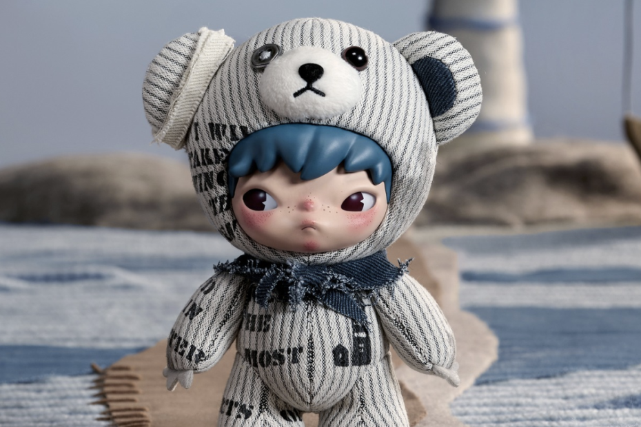Hirono Freedom Island Plush Pendant