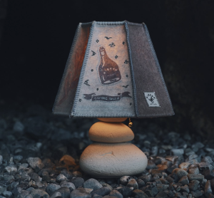 Hirono Rock Balancing Lamp